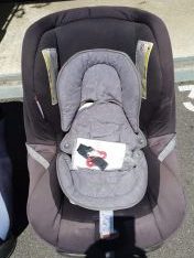 Vends 2 très beaux sièges auto : bébé et enfant