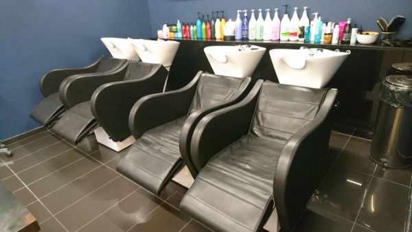 Vends Bac à shampoing Lift Wash Slim massant Maletti